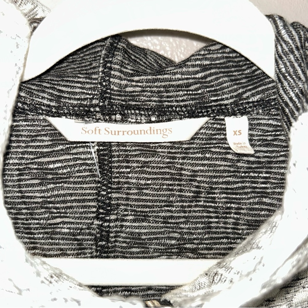 Soft Surroundings White and Gray Utility zip up floral print Jacket - Picture 3 of 3
